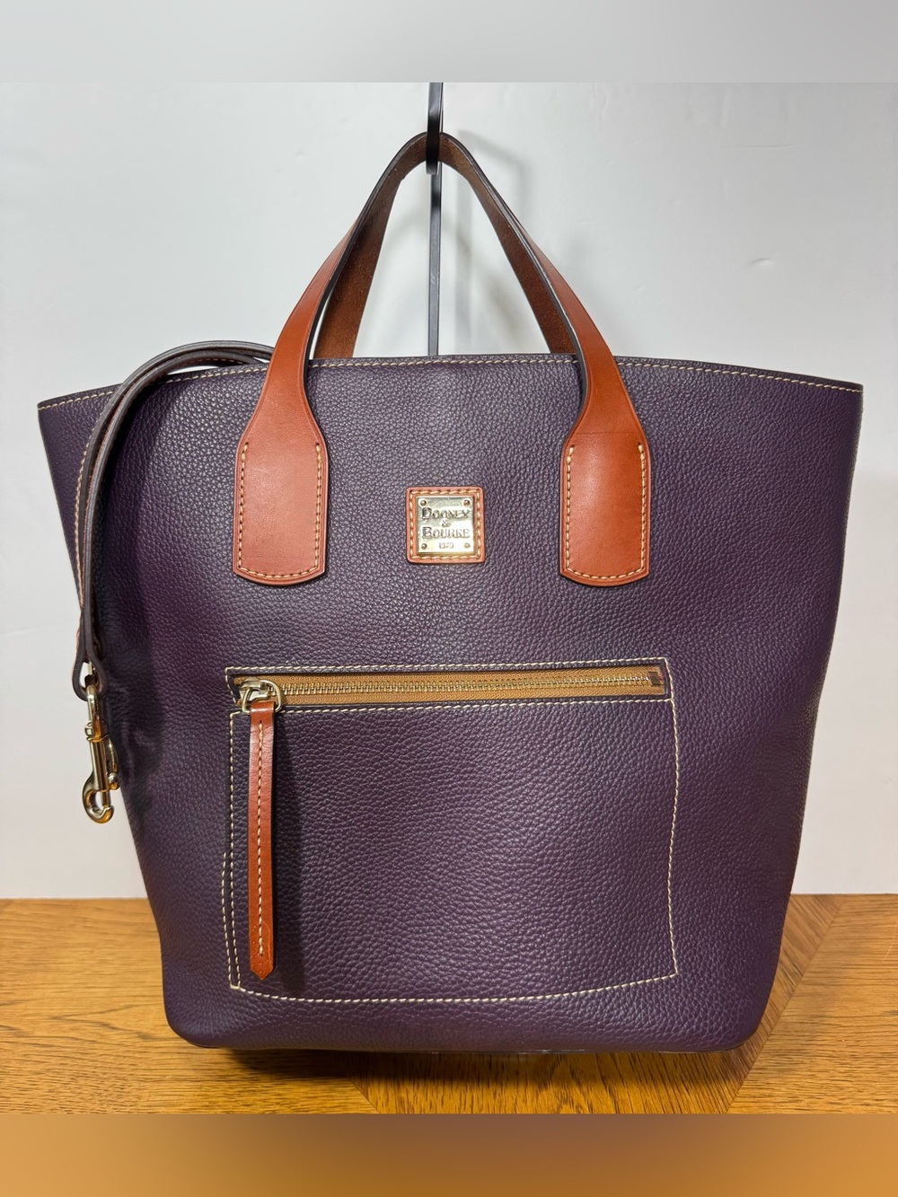 RARE COLOR DEEP PLUM DOONEY & BOURKE DARLA SHOPPER IN PEBBLE GRAIN LEATHER